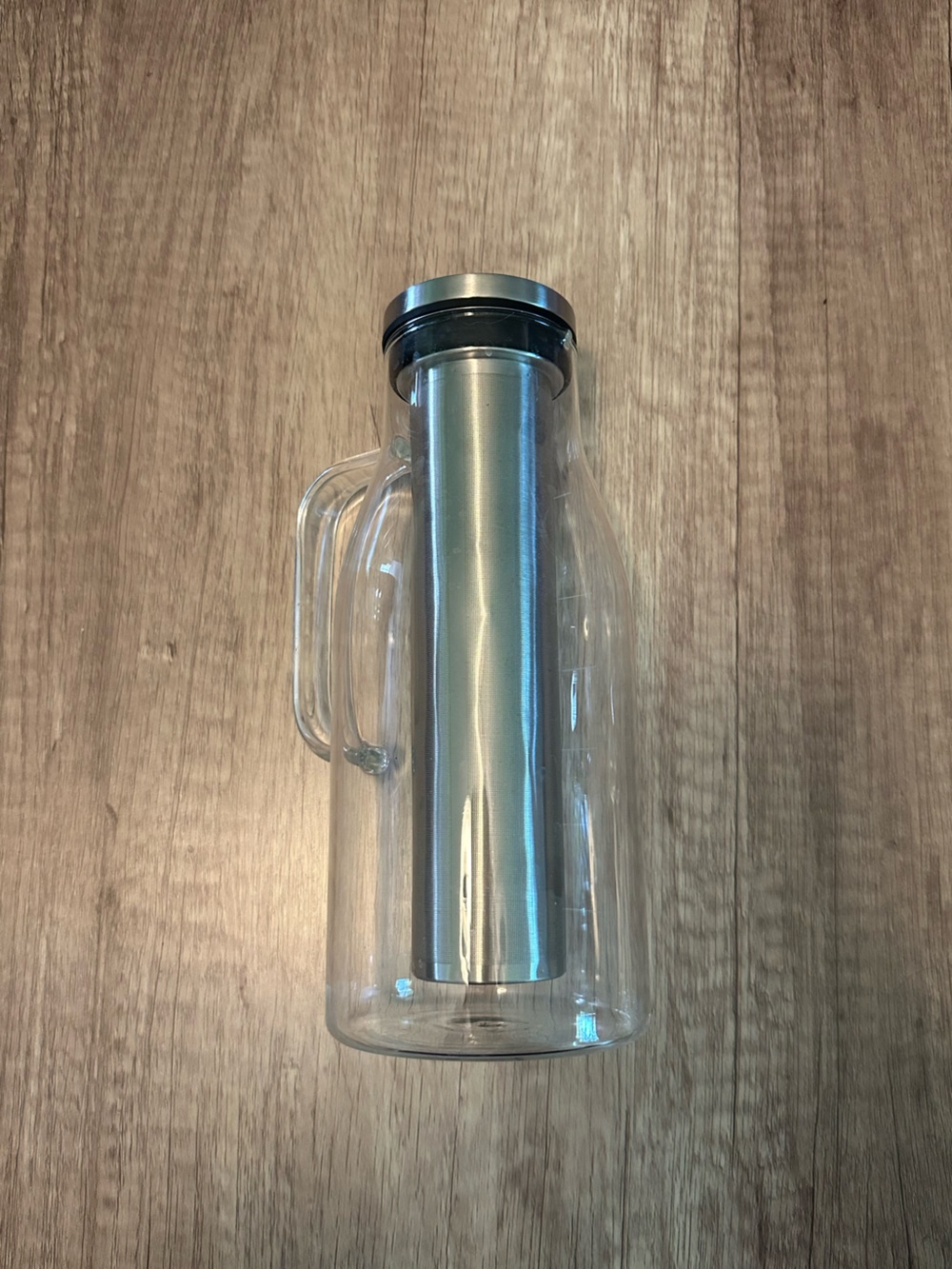 Glass and stainless steel cold brew tea and coffee maker. EUC